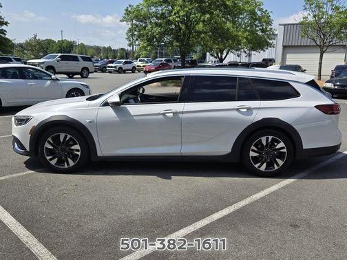 White 2019 Buick Regal TourX Essence