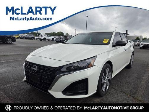 Glacier White 2024 Nissan Altima 2.5 S