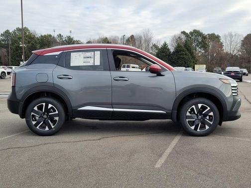 2t Gun Red Roof 2026 Nissan Kicks SV