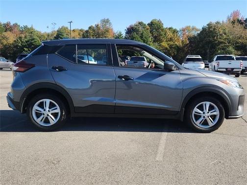 2025 Nissan Kicks Play S