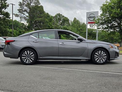 Gun Metallic 2024 Nissan Altima 2.5 SV