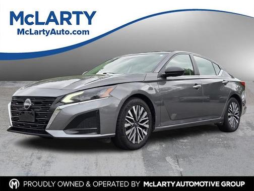 Gun Metallic 2024 Nissan Altima 2.5 SV