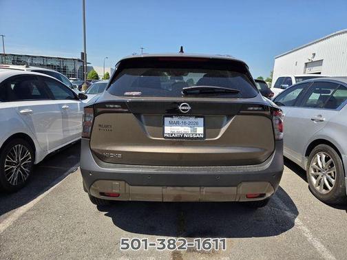 Canyon Bronze M 2026 Nissan Kicks SV