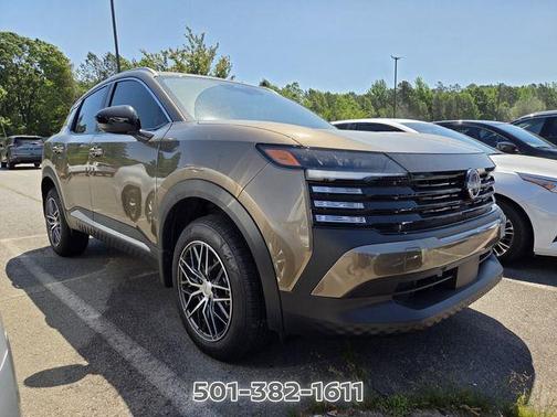 Canyon Bronze M 2026 Nissan Kicks SV