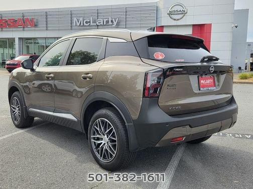Canyon Bronze M 2026 Nissan Kicks SV