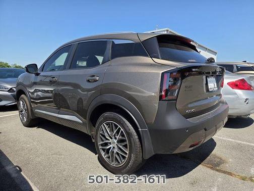Canyon Bronze M 2026 Nissan Kicks SV