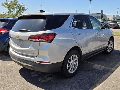 Silver Ice Metallic 2022 Chevrolet Equinox 2LT