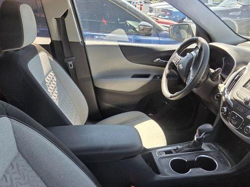 Silver Ice Metallic 2022 Chevrolet Equinox 2LT