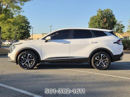 White Pearl 2024 Kia Sportage EX