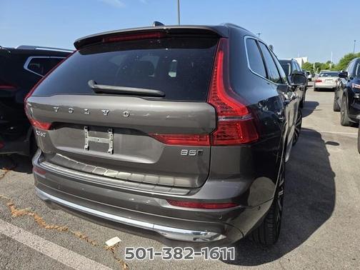 Platinum Gray Metallic 2023 Volvo XC60 B5 Ultimate Bright Theme