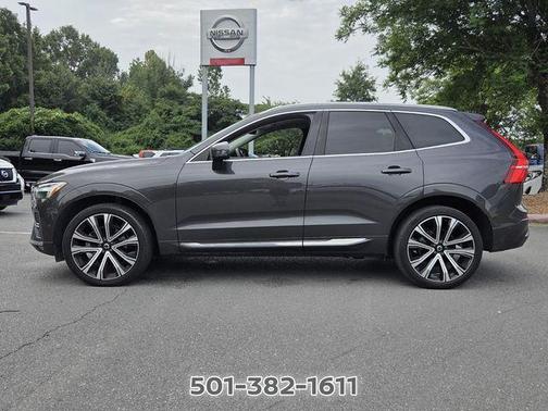 Platinum Gray Metallic 2023 Volvo XC60 B5 Ultimate Bright Theme