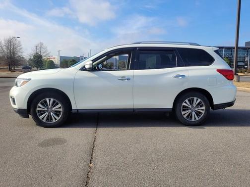 2019 Nissan Pathfinder SV