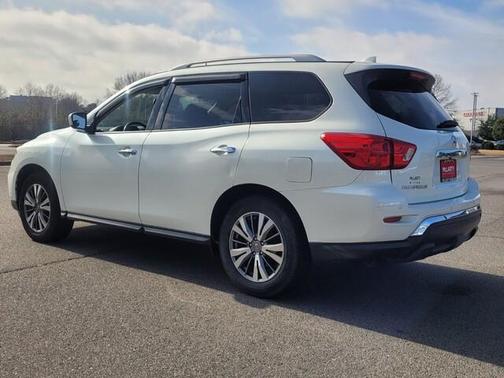 2019 Nissan Pathfinder SV