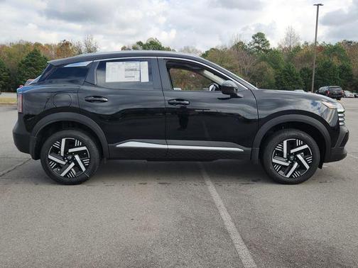 Super Black 2026 Nissan Kicks SV