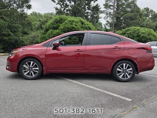 Scarlet Ember 2025 Nissan Versa 1.6 SV