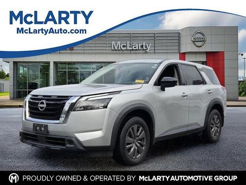 Brilliant Silver Metallic 2024 Nissan Pathfinder S