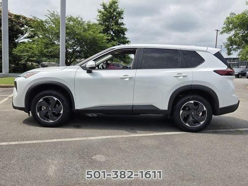 White Pearl 2025 Nissan Rogue SV