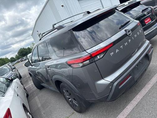 Gun Metallic 2022 Nissan Pathfinder SV