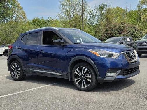 Deep Blue Pearl 2019 Nissan Kicks SR
