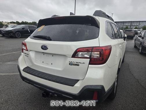 Crystal White Pearl 2019 Subaru Outback 2.5i Premium