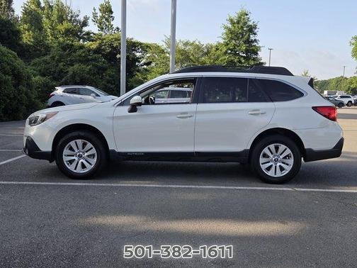 Crystal White Pearl 2019 Subaru Outback 2.5i Premium