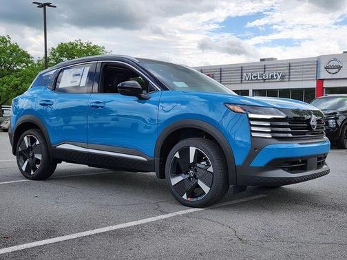 2t Ice Blk Roof 2026 Nissan Kicks SR
