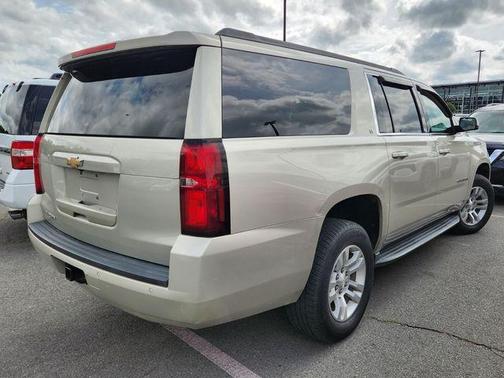 Champagne Silver 2017 Chevrolet Suburban LT