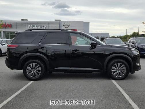 Black 2025 Nissan Pathfinder SV