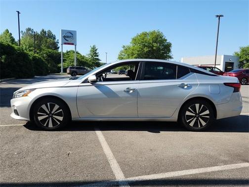 2021 Nissan Altima 2.5 SV
