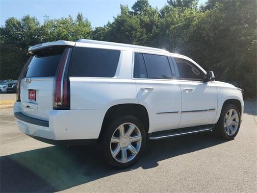2017 Cadillac Escalade Luxury
