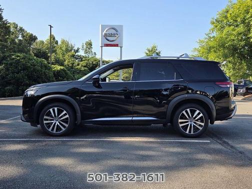 Black 2023 Nissan Pathfinder Platinum