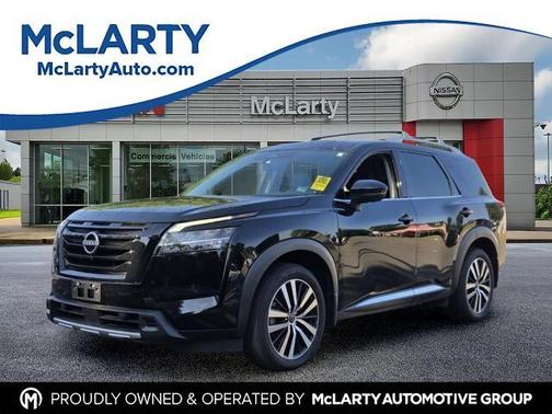 Black 2023 Nissan Pathfinder Platinum