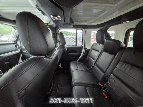 Bright White Clearcoat 2023 Jeep Wrangler Sahara