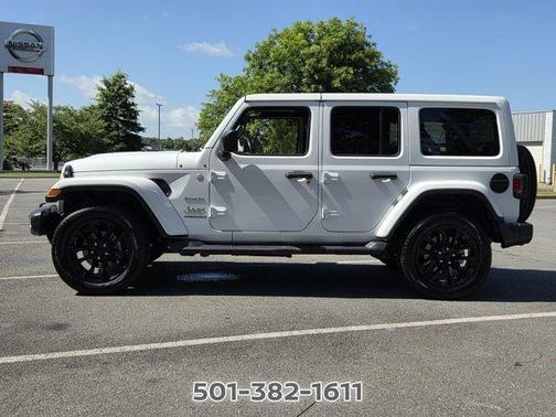Bright White Clearcoat 2023 Jeep Wrangler Sahara