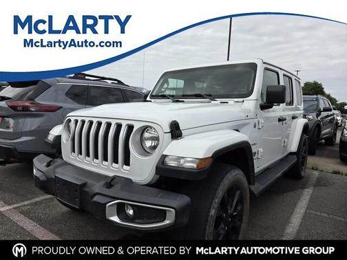 Bright White Clearcoat 2023 Jeep Wrangler Sahara