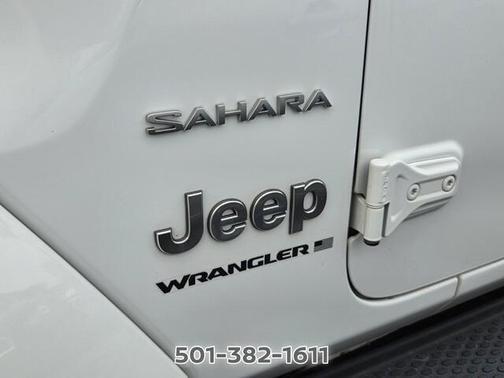Bright White Clearcoat 2023 Jeep Wrangler Sahara