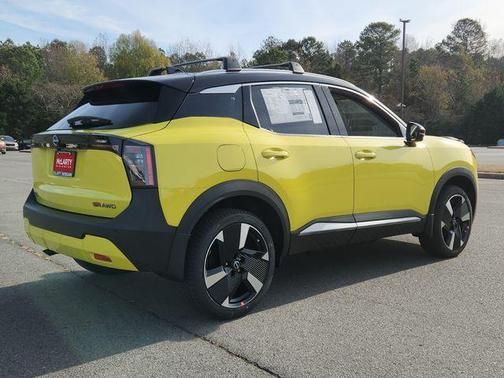 2t Ylw Blk Roof 2026 Nissan Kicks SR
