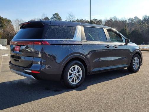 Metal 2024 Kia Carnival LX