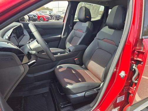 Scarlet Ember T 2026 Nissan Kicks SR