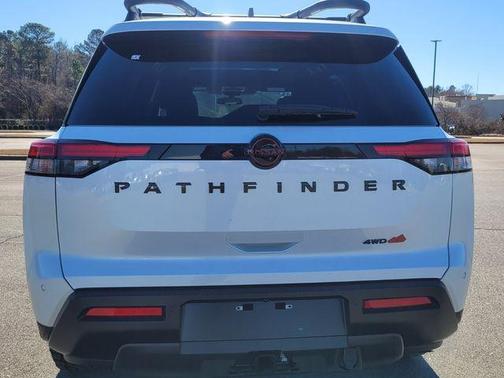 Everest White P 2026 Nissan Pathfinder Rock Creek