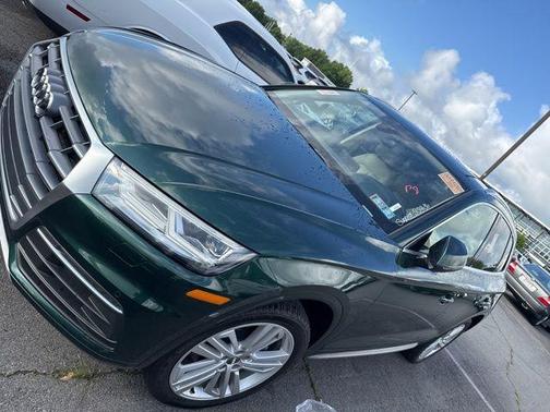 Azores Green Metallic 2020 Audi Q5 40 Premium Plus