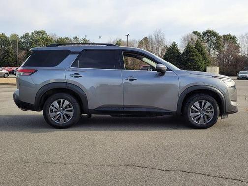 Gun Metallic 2025 Nissan Pathfinder SV
