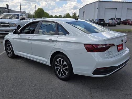 Pure White 2022 Volkswagen Jetta 1.5T S