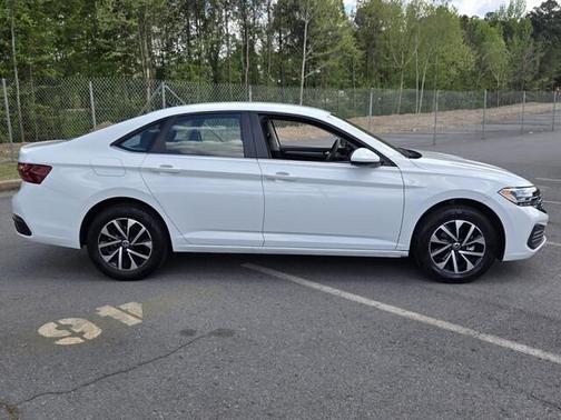 Pure White 2022 Volkswagen Jetta 1.5T S