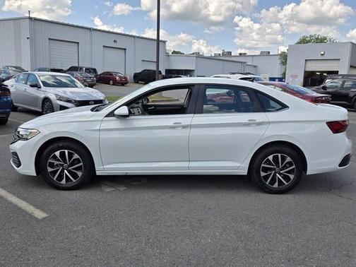Pure White 2022 Volkswagen Jetta 1.5T S