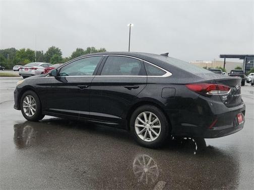 2018 Hyundai SONATA SE