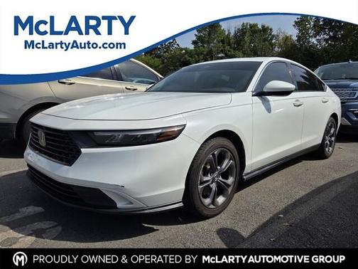 Platinum White Pearl 2023 Honda Accord EX