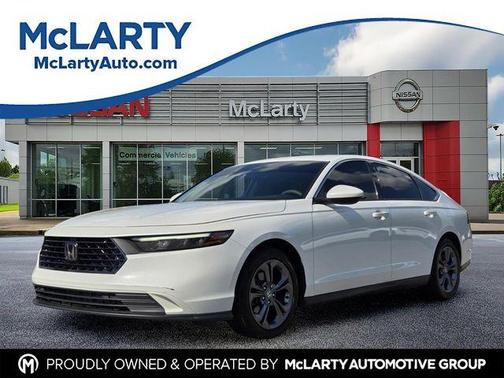 Platinum White Pearl 2023 Honda Accord EX