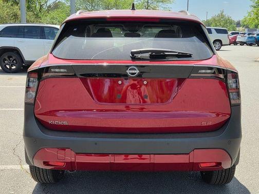 Scarlet Ember T 2026 Nissan Kicks SR