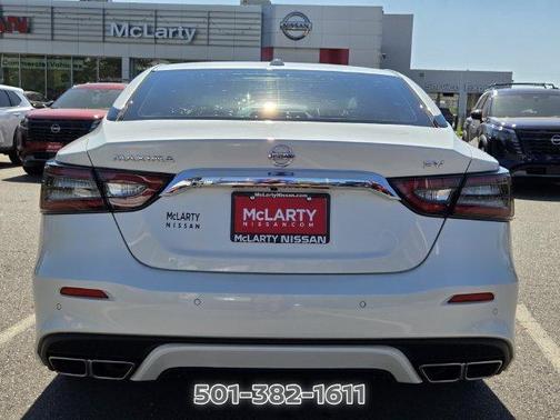 White 2022 Nissan Maxima SV